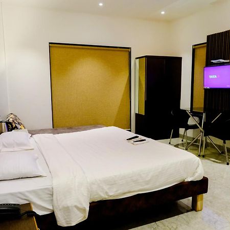 Sanidhya Beach Resort Alībāg Eksteriør billede