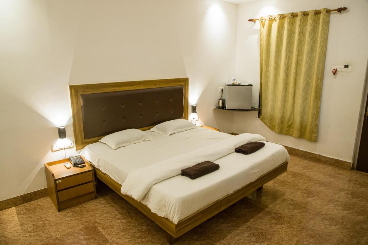 Sanidhya Beach Resort Alībāg Eksteriør billede