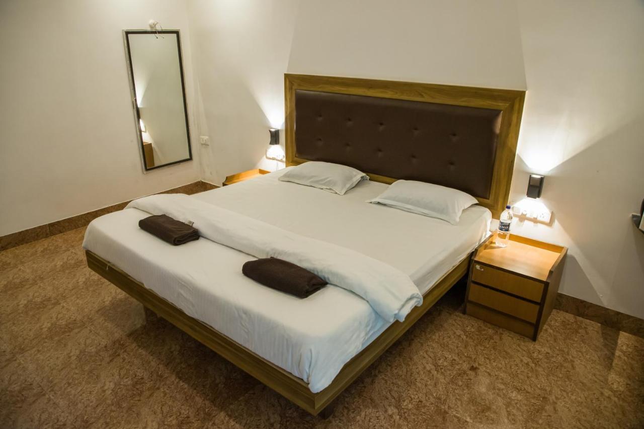 Sanidhya Beach Resort Alībāg Eksteriør billede