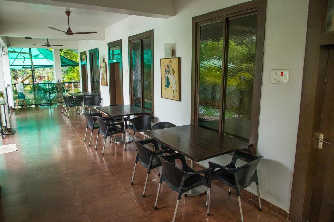 Sanidhya Beach Resort Alībāg Eksteriør billede