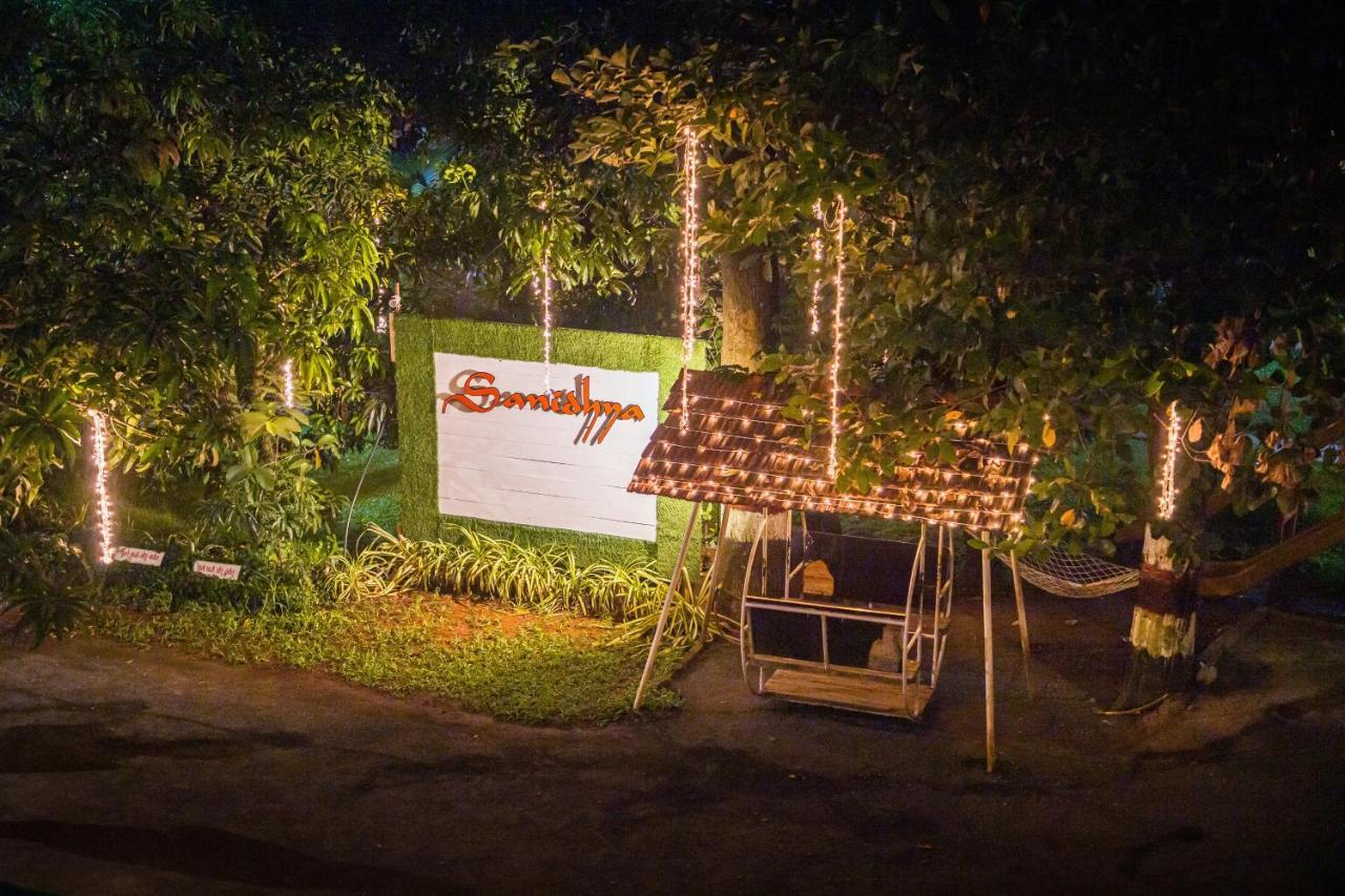 Sanidhya Beach Resort Alībāg Eksteriør billede