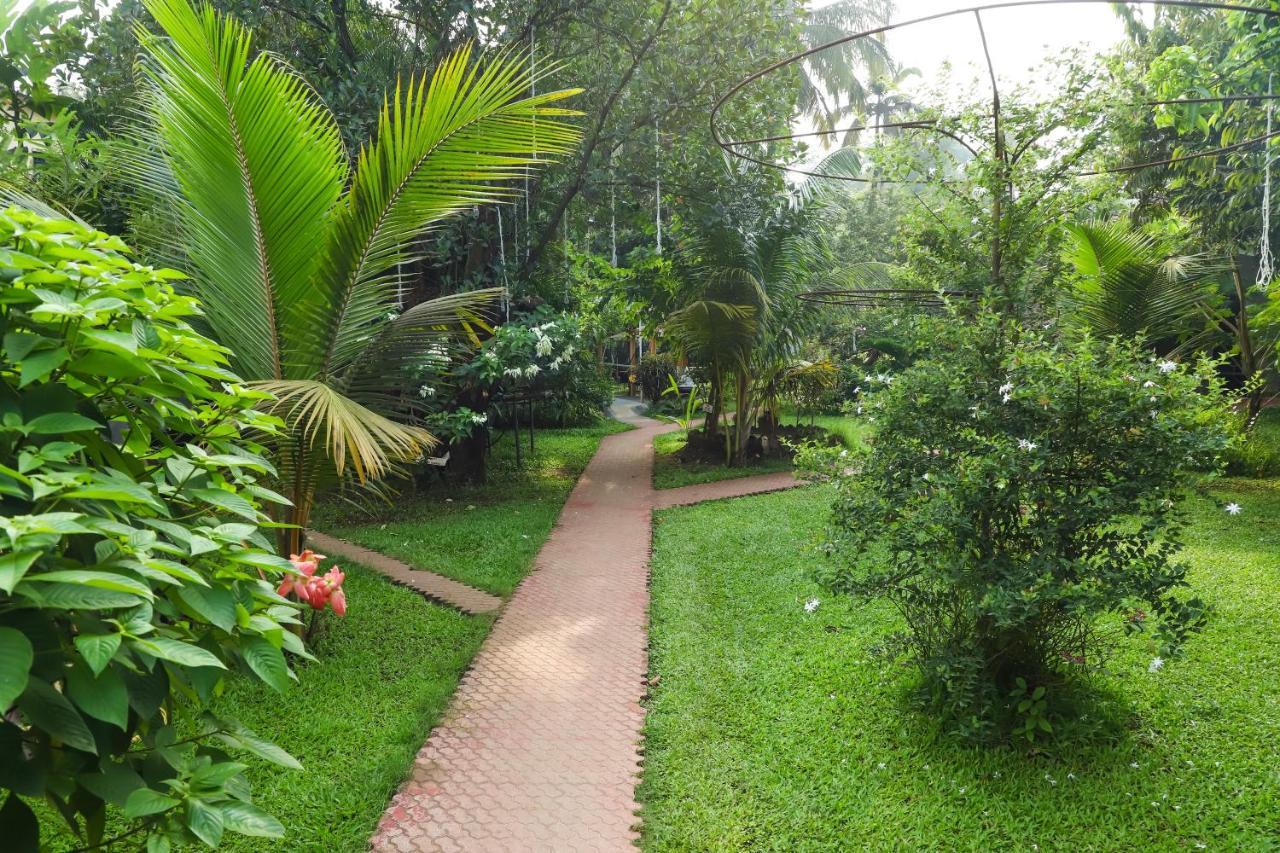 Sanidhya Beach Resort Alībāg Eksteriør billede