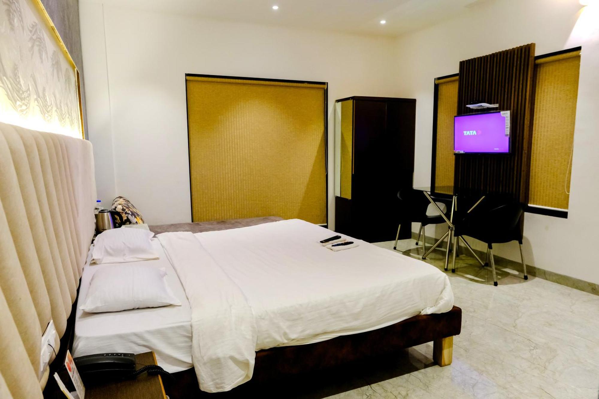 Sanidhya Beach Resort Alībāg Eksteriør billede