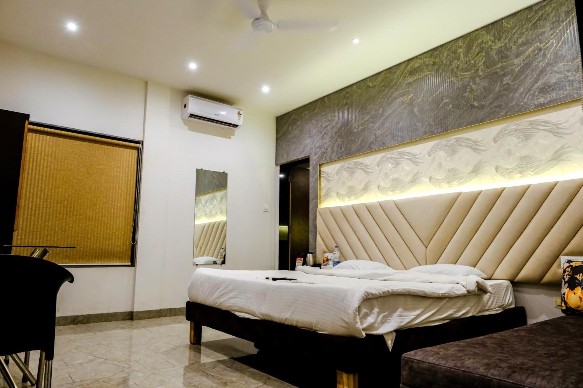 Sanidhya Beach Resort Alībāg Eksteriør billede